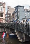 Het pand torent boven de Leidsestraat uit. Op de voorgrond brug 68.
<br/>
Marcel Westhoff, 2016-04-01